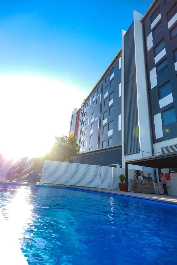 Ibis Mackay Hotel Bagian luar foto